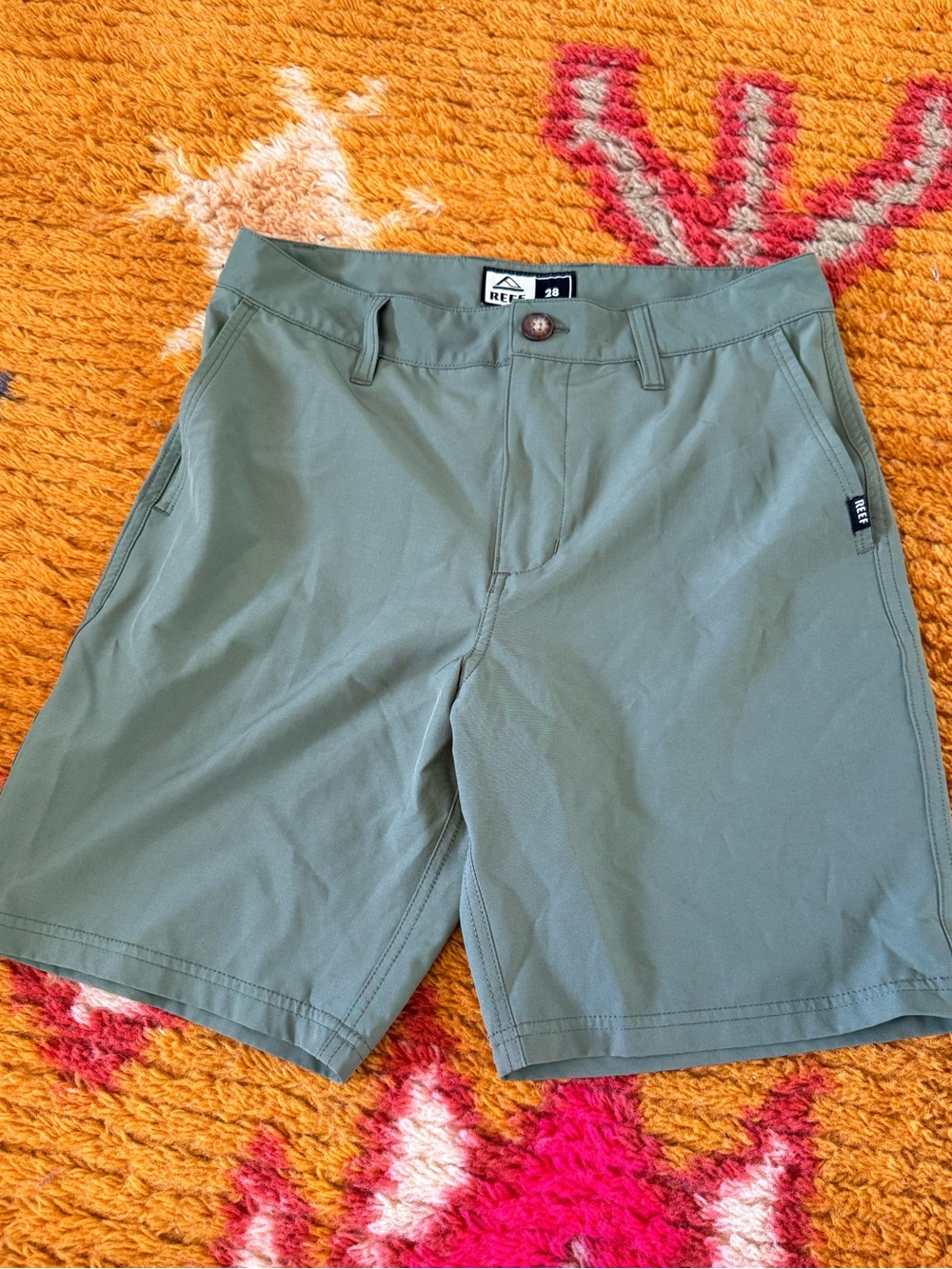 Reef men’s board shorts 28